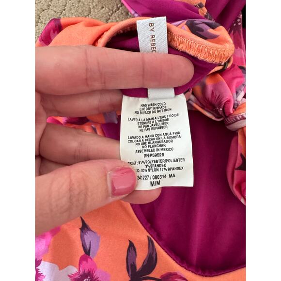 BECCA by Rebecca Virtue Full Bloom Arabella Asymmetrical Swimsuit Medium - Picture 7 of 7